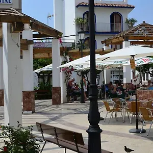 Estudio Jimena Calahonda En El Centro De Nerja